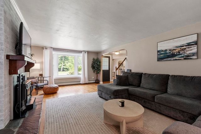 167 Gates Pond Rd, Berlin, MA 01503