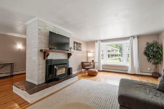 167 Gates Pond Rd, Berlin, MA 01503