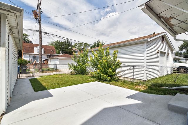 3020 N 77th Avenue, Elmwood Park, IL 60707