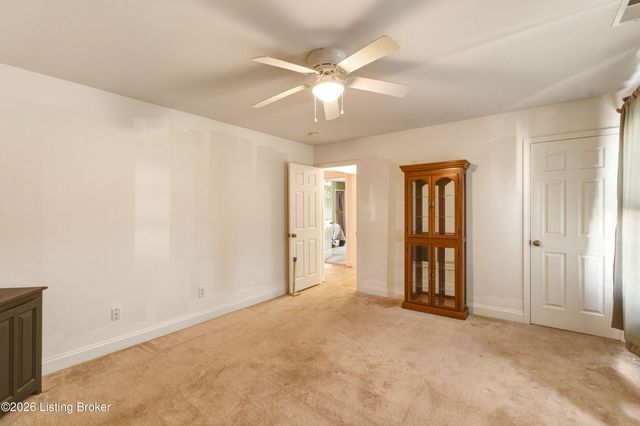 11400 Fenimore Ridge Dr, Louisville, KY 40229