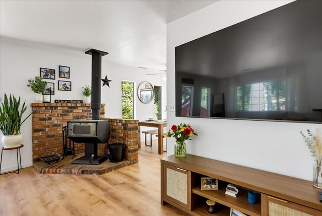 15811 Banner Quaker Hill, Nevada City, CA 95959
