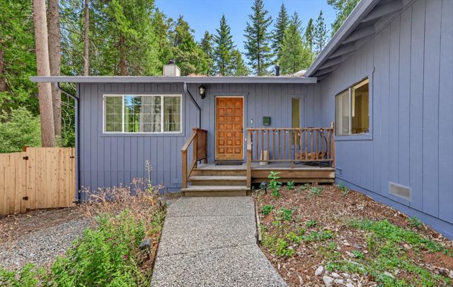 15811 Banner Quaker Hill, Nevada City, CA 95959