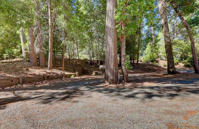 15811 Banner Quaker Hill, Nevada City, CA 95959