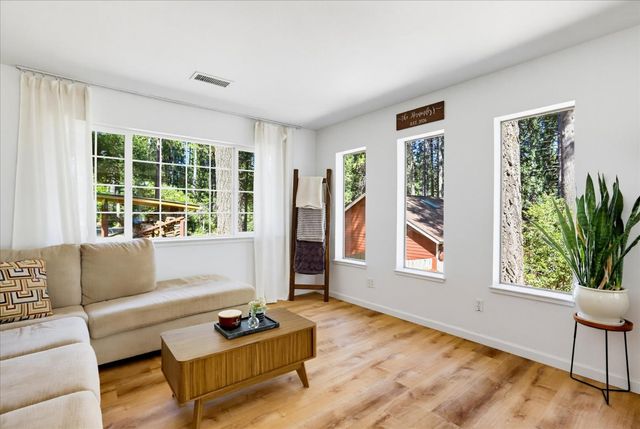 15811 Banner Quaker Hill, Nevada City, CA 95959
