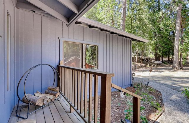 15811 Banner Quaker Hill, Nevada City, CA 95959