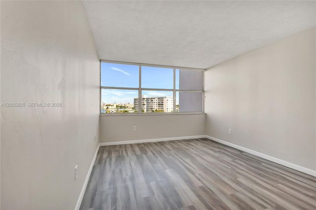 1300 NE Miami Gardens Drive 714E, Miami, FL 33179