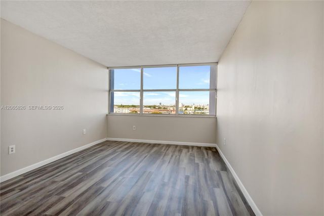 1300 NE Miami Gardens Drive 714E, Miami, FL 33179