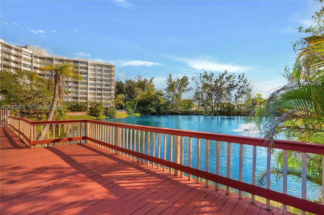 1300 NE Miami Gardens Drive 714E, Miami, FL 33179