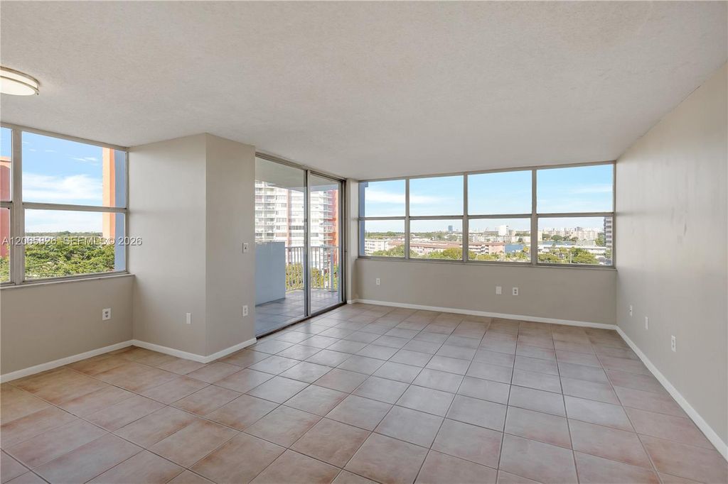1300 NE Miami Gardens Drive 714E, Miami, FL 33179