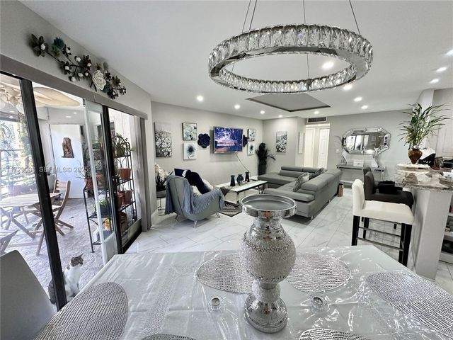 6655 W Broward Boulevard 201, Plantation, FL 33317