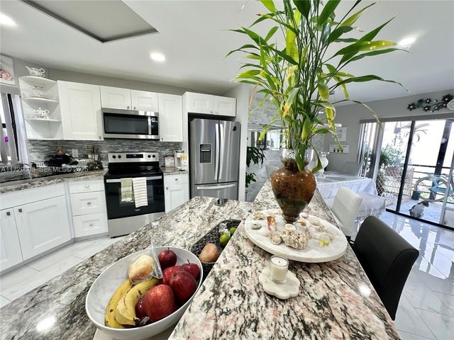 6655 W Broward Boulevard 201, Plantation, FL 33317
