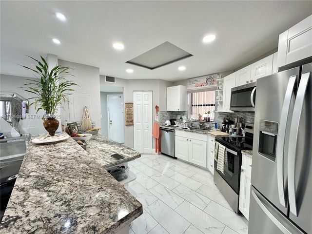 6655 W Broward Boulevard 201, Plantation, FL 33317
