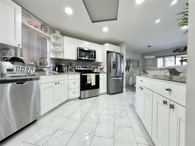 6655 W Broward Boulevard 201, Plantation, FL 33317
