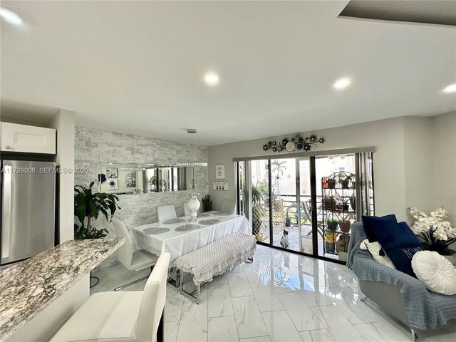 6655 W Broward Boulevard 201, Plantation, FL 33317