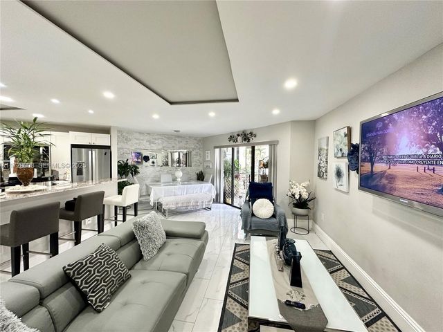 6655 W Broward Boulevard 201, Plantation, FL 33317