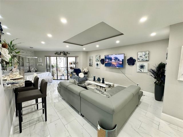 6655 W Broward Boulevard 201, Plantation, FL 33317
