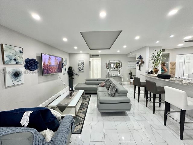 6655 W Broward Boulevard 201, Plantation, FL 33317