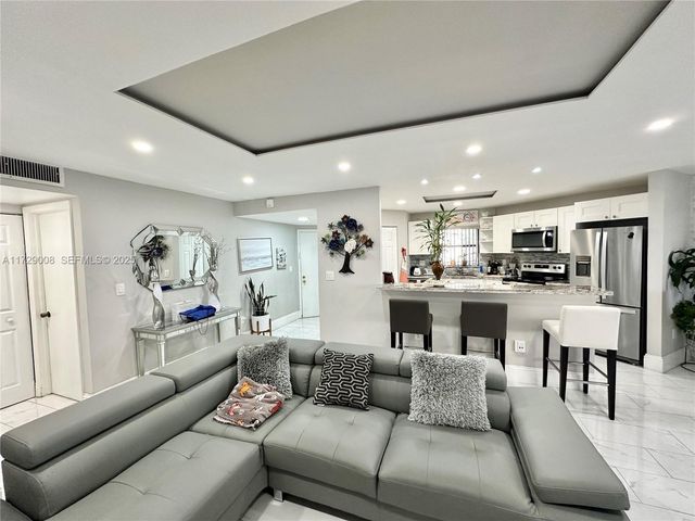 6655 W Broward Boulevard 201, Plantation, FL 33317