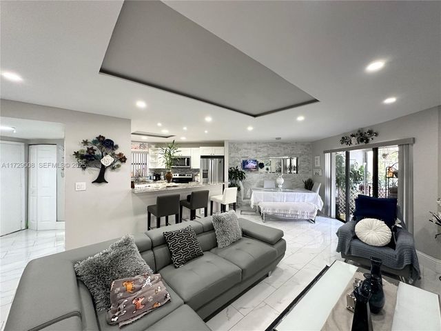 6655 W Broward Boulevard 201, Plantation, FL 33317