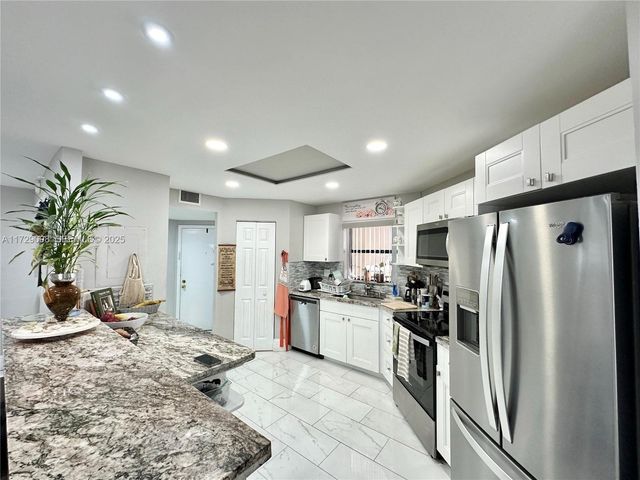 6655 W Broward Boulevard 201, Plantation, FL 33317