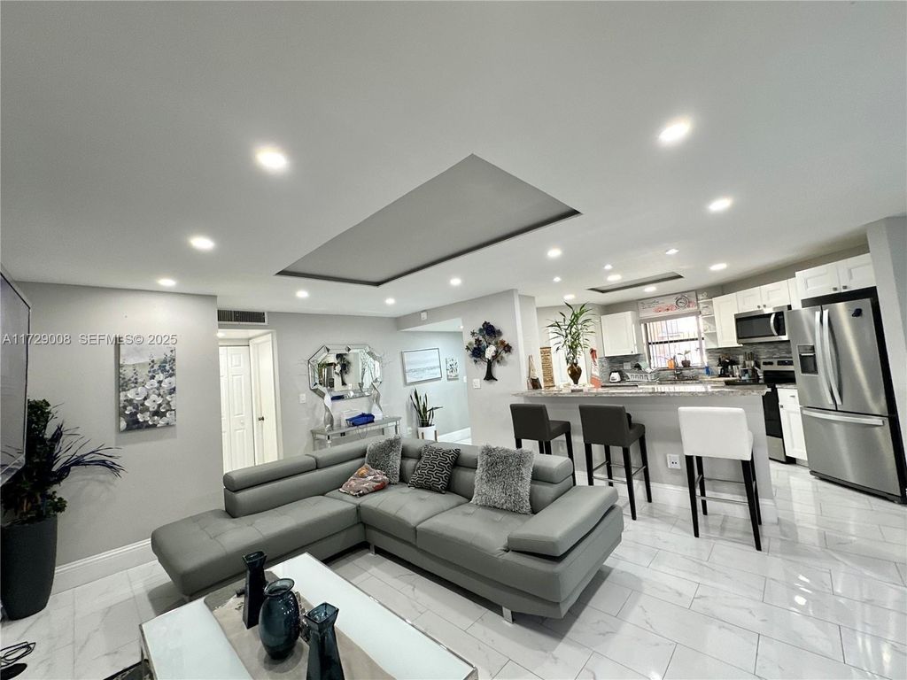 6655 W Broward Boulevard 201, Plantation, FL 33317