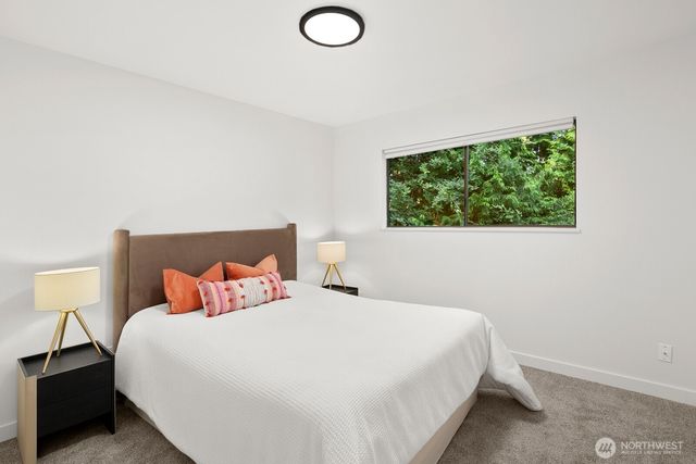 2807 NE 183rd Street, Lake Forest Park, WA 98155