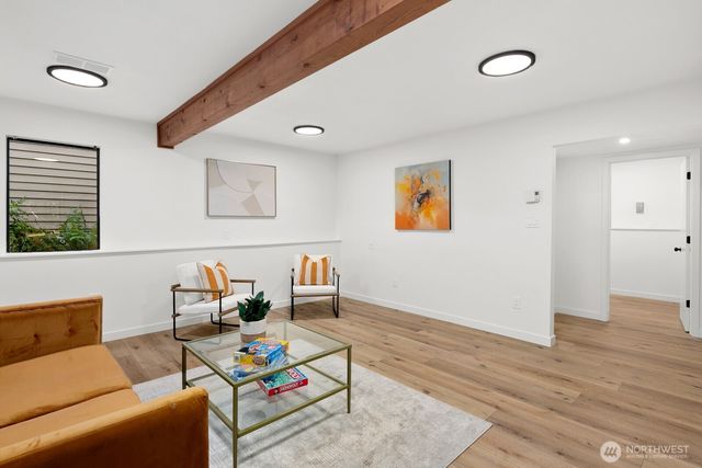 2807 NE 183rd Street, Lake Forest Park, WA 98155