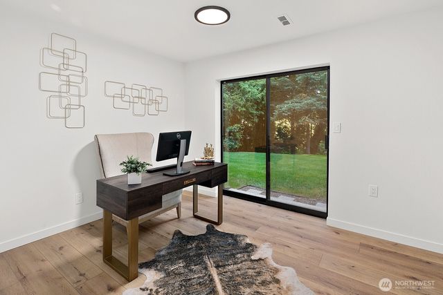 2807 NE 183rd Street, Lake Forest Park, WA 98155