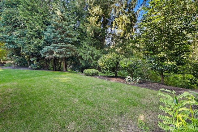 2807 NE 183rd Street, Lake Forest Park, WA 98155