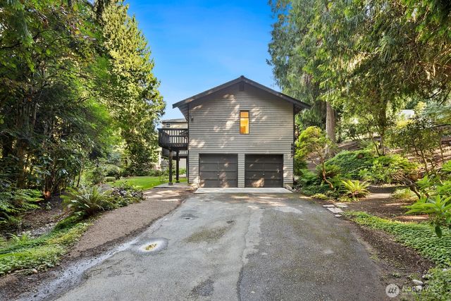 2807 NE 183rd Street, Lake Forest Park, WA 98155