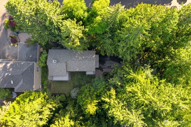 2807 NE 183rd Street, Lake Forest Park, WA 98155