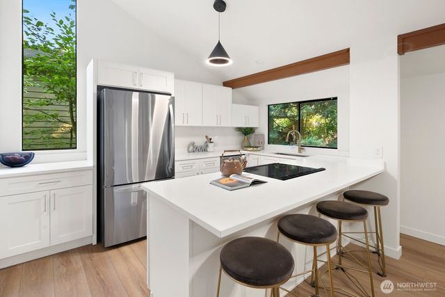 2807 NE 183rd Street, Lake Forest Park, WA 98155