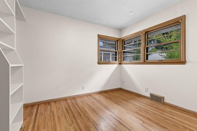 3525 Zinran Avenue S, Saint Louis Park, MN 55426