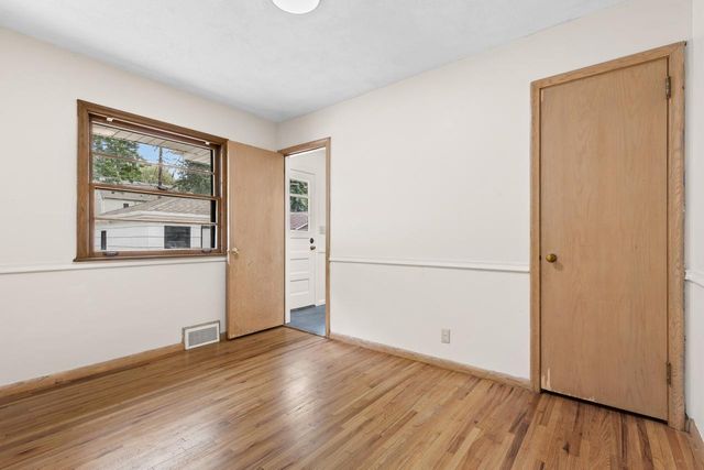 3525 Zinran Avenue S, Saint Louis Park, MN 55426