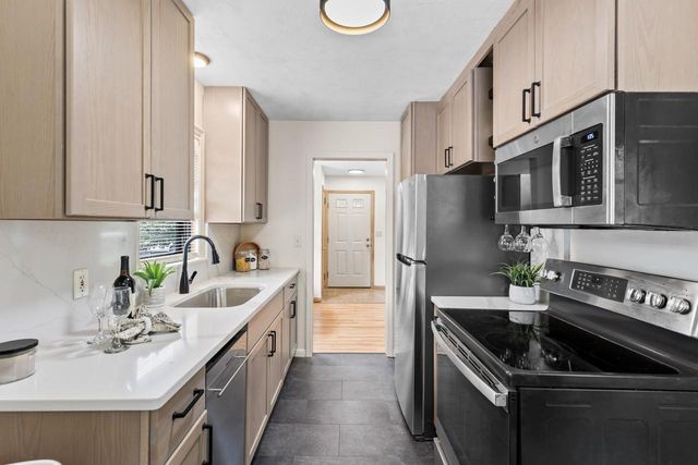 3525 Zinran Avenue S, Saint Louis Park, MN 55426