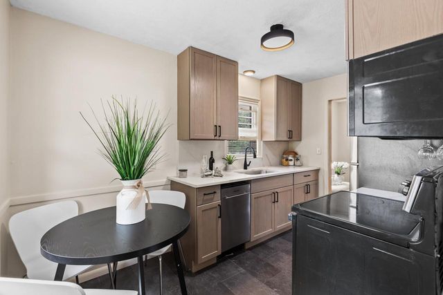 3525 Zinran Avenue S, Saint Louis Park, MN 55426