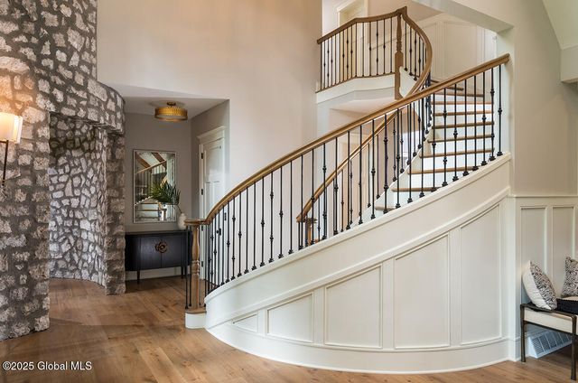 2 Arlington Circle, Milton, NY 12020