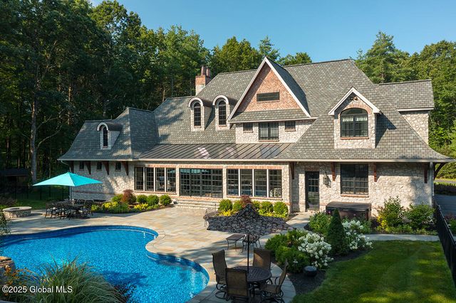 2 Arlington Circle, Milton, NY 12020