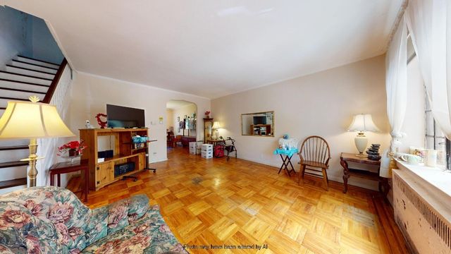 121 E 2nd Street, New York City, NY 11218