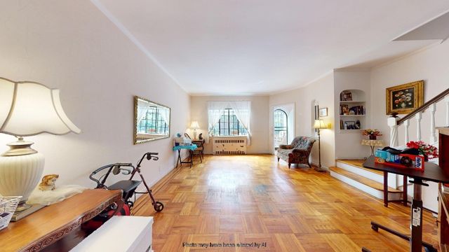 121 E 2nd Street, New York City, NY 11218