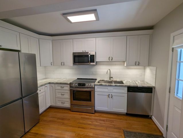 21 Hester Street 8, Charleston, SC 29403