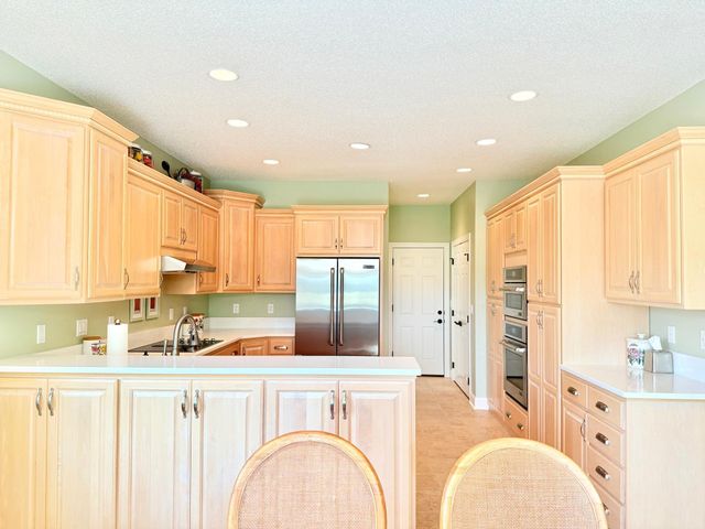 533 Hampton Drive W, Moorhead, MN 56560