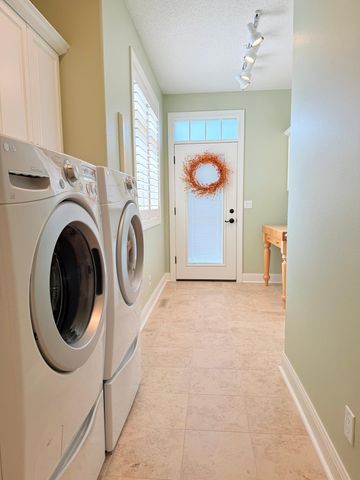 533 Hampton Drive W, Moorhead, MN 56560