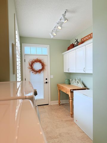 533 Hampton Drive W, Moorhead, MN 56560