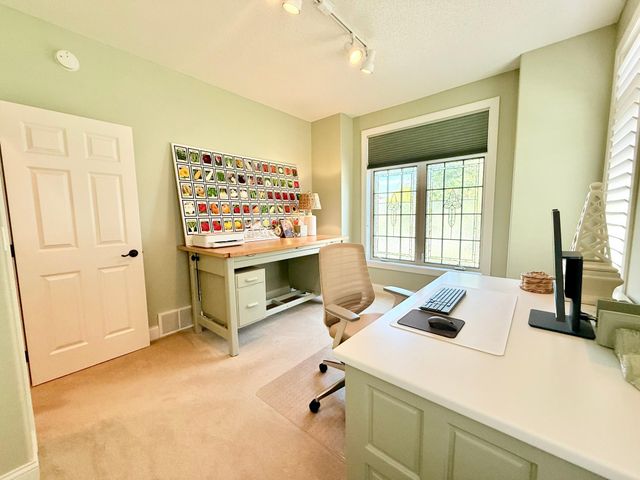 533 Hampton Drive W, Moorhead, MN 56560