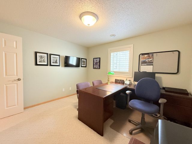 533 Hampton Drive W, Moorhead, MN 56560