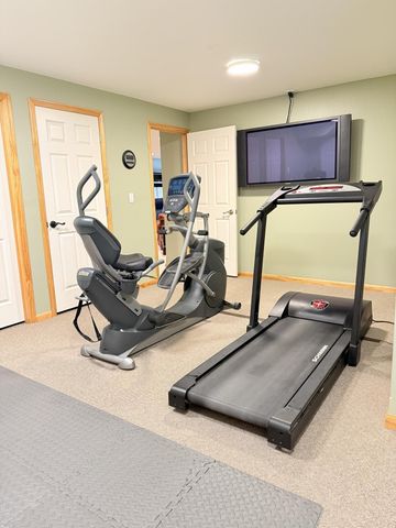 533 Hampton Drive W, Moorhead, MN 56560