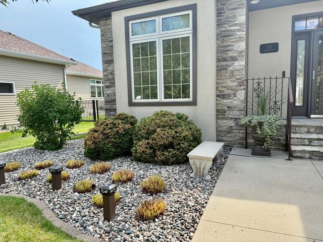 533 Hampton Drive W, Moorhead, MN 56560