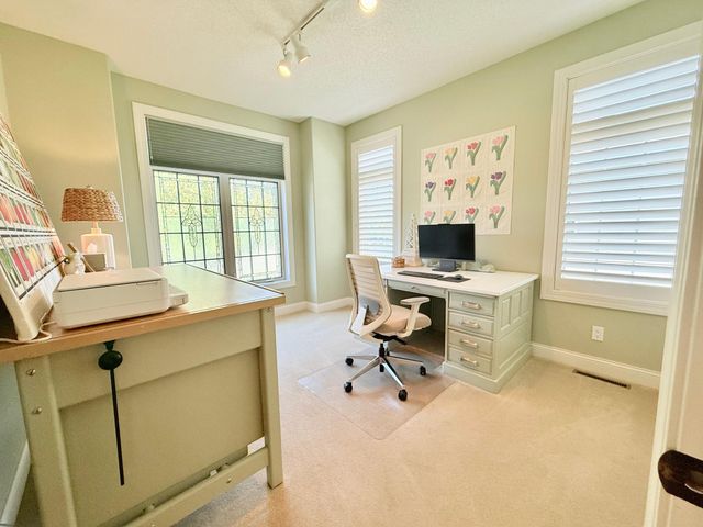 533 Hampton Drive W, Moorhead, MN 56560