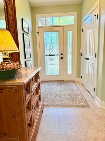 533 Hampton Drive W, Moorhead, MN 56560